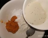 Hình bước làm 2 của món Ăn dặm cho bé: Bánh bao bí đỏ nhân phô mai