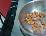 A picture of step 1 of Fresh Tuvar - Mugode Curry (Amti).