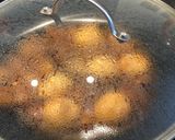 Foto langkah ke 3 dari resep Harwin's fav: babi kecap samcan dengan telur.