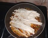 Foto langkah ke 3 dari resep Egg Tofu Enoki Saos Tiram.