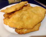 Foto del paso 4 de la receta: Pechuga de pollo empanada