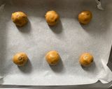 Foto del paso 5 de la receta: Galletitas con pepitas de chocolate (cookies)