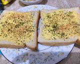 Foto langkah ke 2 dari resep Savory Egg Toast.