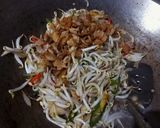 Foto langkah ke 3 dari resep Oseng Tauge Ikan Asin.