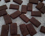 Foto del paso 5 de la receta: Galletitas chocolatosas light 102 cal por porción (4 unidades)