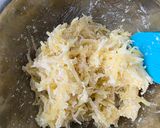 Foto langkah ke 2 dari resep Cheesy Hash Brown.