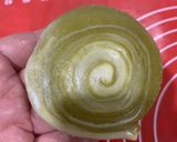 Foto langkah ke 9 dari resep Greentea Flaky Mooncake.