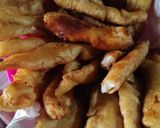 Foto del paso 5 de la receta: Pescaditos Con Ensalada