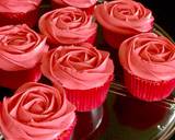 Cotton Soft Fluffy Cupcakes with Buttercream Icing recipe step 27 photo