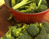 Foto del passaggio 2 della ricetta Pavoncelle su purè di broccoli, spolverata di ricotta stagionata e noci