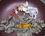 Gambar langkah 2 resipi Daging Goreng Kunyit.