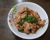 รูปขั้นตอนการทำที่ 4 ของ กะเพราเนื้อน่องไก่ - คีโต