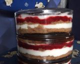 Foto langkah ke 11 dari resep Strawberry Choco Dessertbox.