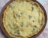 Foto del passaggio 5 della ricetta Crostata doppia frolla ripiena con crema pasticcera e gocce di cioccolato