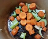 Foto del paso 4 de la receta: Guisado de res con cerveza Stout bajo en carbohidratos