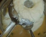 A picture of step 5 of Rava Medu Vada.