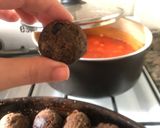 Foto del paso 2 de la receta: Fideos con salsa y terribles albóndigas (vegetarianas) 🔥💣🧨
