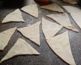 Foto del paso 4 de la receta: Medialunas express 🥐🥐