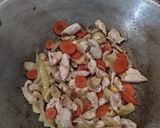 Foto langkah ke 4 dari resep Sapo Tahu Ayam Jamur.