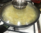 Foto del paso 5 de la receta: Muslo de pollo deshuesado en salsa de cebolla y alcachofas