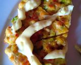 Hình bước làm 3 của món Pizza rau củ thịt sốt mayonnaise kiểu mẹ