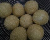 Foto langkah ke 5 dari resep Onde-onde Kopong Awet Kenyalnya.