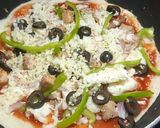 A picture of step 2 of Fajita pizza without oven soft cheesy.