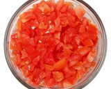 Foto del paso 1 de la receta: Tomate con chorizos y queso derretido