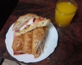Foto del paso 3 de la receta Desayuno: Croissant con jamón serrano, queso fresco y tomate
