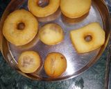 मार्बल डोनट्स (Marble donuts recipe in hindi) रेसिपी चरण 7 फोटो