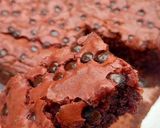 Foto langkah ke 10 dari resep Red Velvet Fudgy Brownies.
