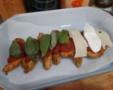 Foto del paso 6 de la receta: Pollo a la parmesana con espaguetis de calabacín