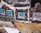 Foto del paso 6 de la receta: Mi casita de jengibre, chocolate y glasé!!🏠🎄🎄🎇