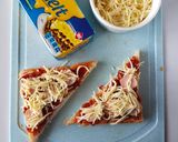 Foto langkah ke 4 dari resep Simple Pizza.