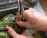 Foto del paso 3 de la receta: Chiles rellenos con queso ranchero