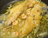 Foto del paso 6 de la receta: Merluza con gambas