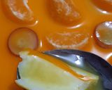 Foto langkah ke 6 dari resep Pudding Susu Topping Jeruk, Anggur dan Sirup.
