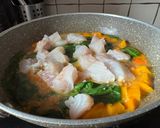 Une image de l'étape 4 de Curry de poisson et légumes.