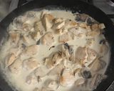 A picture of step 5 of Creamy chicken.