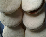 Foto del paso 4 de la receta: Alfajor de maizena😙
