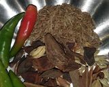 A picture of step 4 of Beef yakhni pulao.