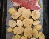 Foto del paso 1 de la receta: Secreto de cerdo a la pimienta con patatas y ajos laminados