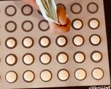 Foto del passaggio 4 della ricetta Macarons al cocco con tatin di mele