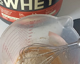 Foto del paso 3 de la receta: Queque proteico al microondas