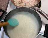 A picture of step 4 of Shrimp Alfredo.
