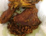 Foto langkah ke 5 dari resep Ayam Goreng Kuning.