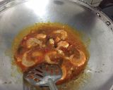 Foto langkah ke 2 dari resep Udang pedas manis.