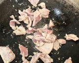 รูปขั้นตอนการทำที่ 2 ของ ผัดหน่อไม้ฝรั่งหมู