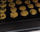 Foto langkah ke 5 dari resep Butter cookies renyah tanpa telur.