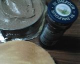 A picture of step 3 of Buttercream Cake with Blueberry Jam.